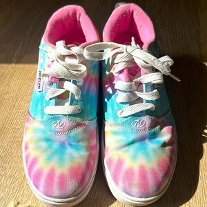 Heelys: slide, glide, and Roll. In excellent condition